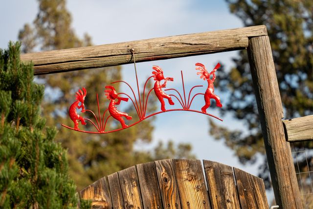 6563 NW Homestead Way, Redmond, OR 97756