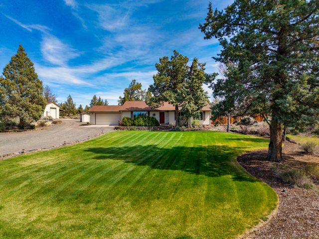 6563 NW Homestead Way, Redmond, OR 97756