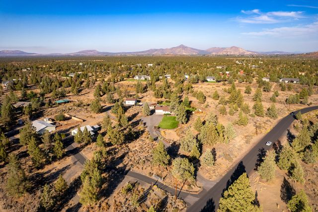 6563 NW Homestead Way, Redmond, OR 97756