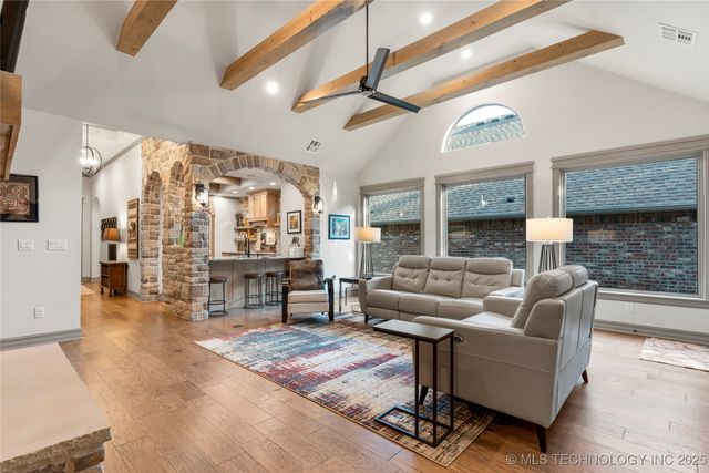 3735 S Redwood Drive, Broken Arrow, OK 74011