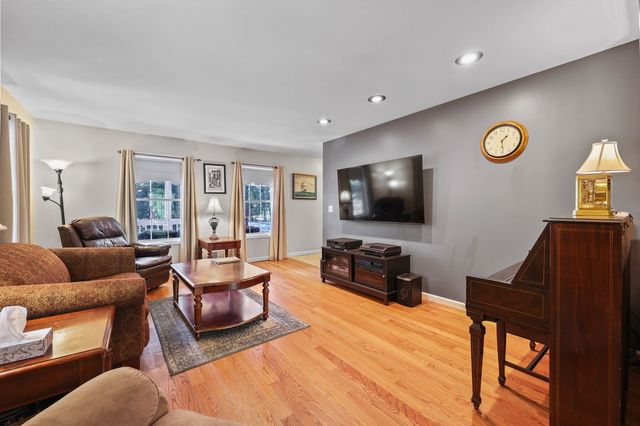 176 Bennetts Mills Road, Jackson, NJ 08527