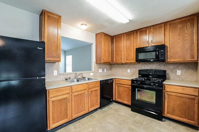 4018 Falvel Shadow Creek Drive, Spring, TX 77388