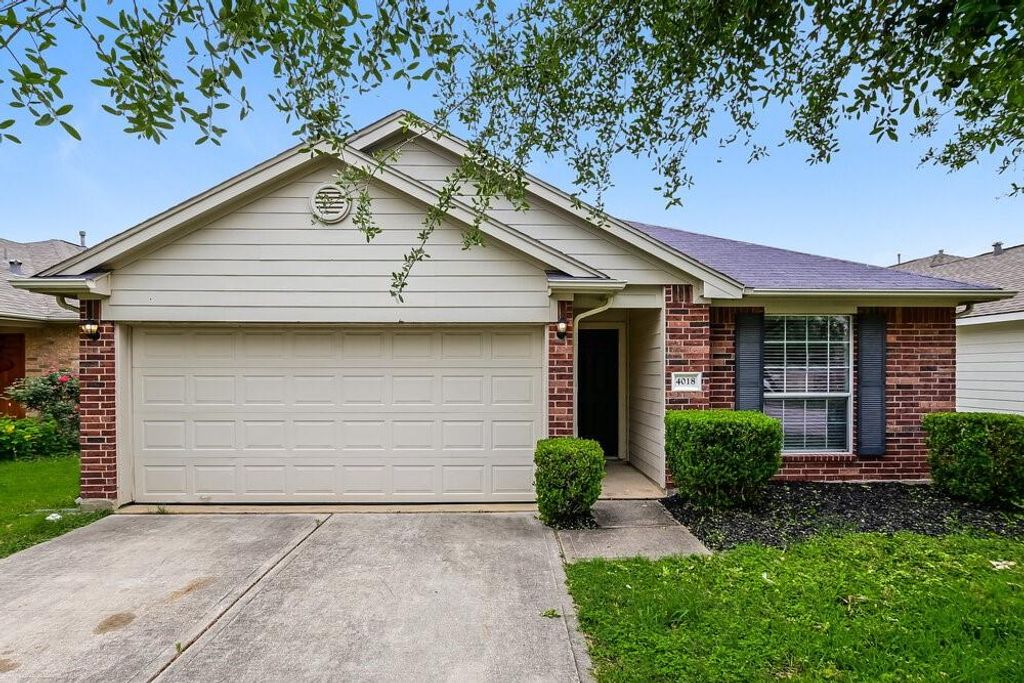 4018 Falvel Shadow Creek Drive, Spring, TX 77388
