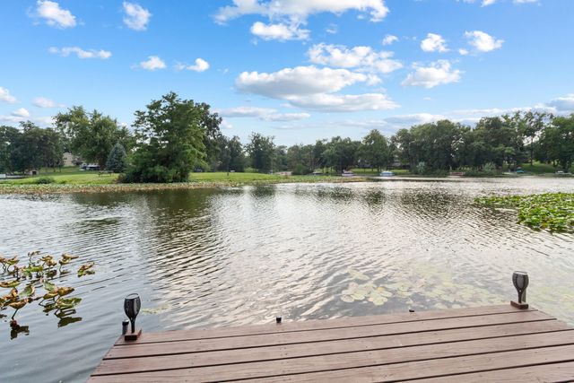 2075 Hidden Valley Drive, Crown Point, IN 46307