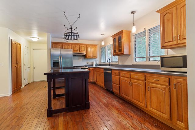 2075 Hidden Valley Drive, Crown Point, IN 46307