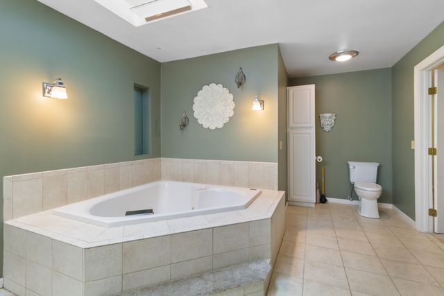 2075 Hidden Valley Drive, Crown Point, IN 46307