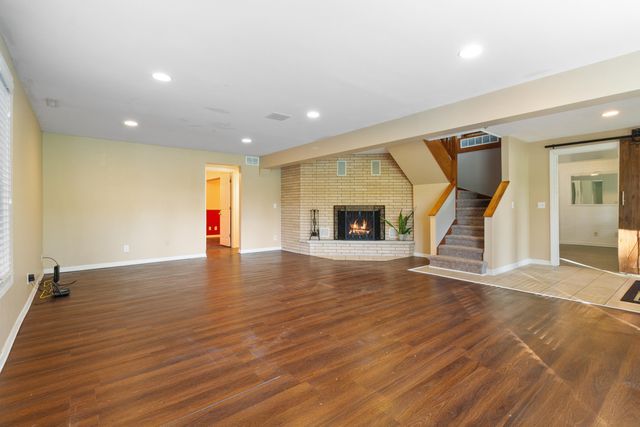 2075 Hidden Valley Drive, Crown Point, IN 46307