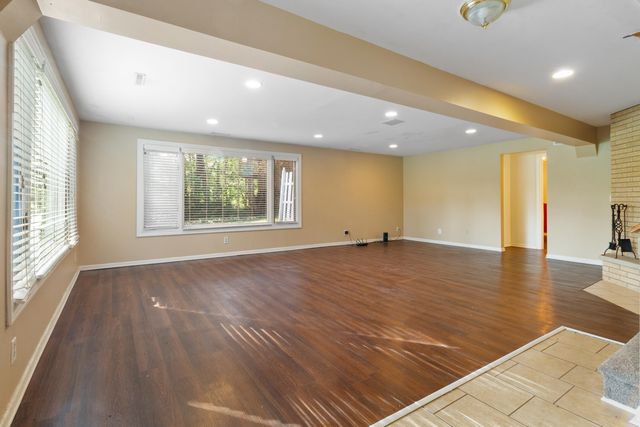 2075 Hidden Valley Drive, Crown Point, IN 46307