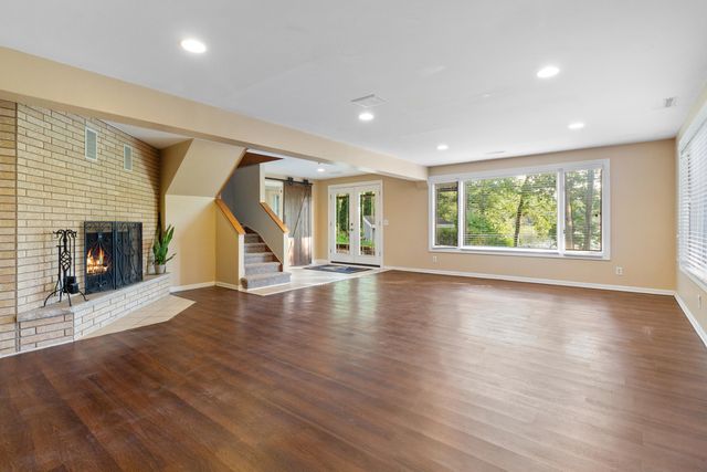 2075 Hidden Valley Drive, Crown Point, IN 46307