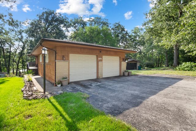 2075 Hidden Valley Drive, Crown Point, IN 46307