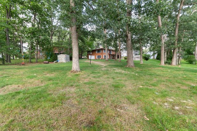 2075 Hidden Valley Drive, Crown Point, IN 46307