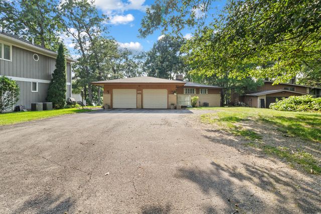 2075 Hidden Valley Drive, Crown Point, IN 46307