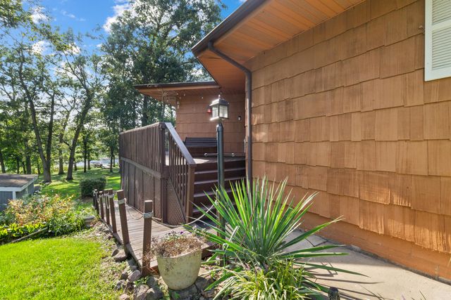 2075 Hidden Valley Drive, Crown Point, IN 46307