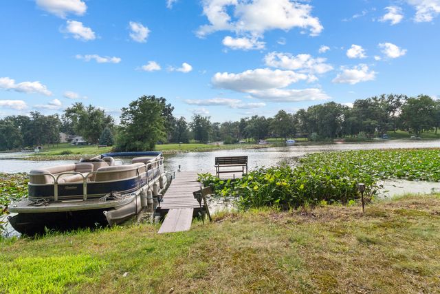 2075 Hidden Valley Drive, Crown Point, IN 46307