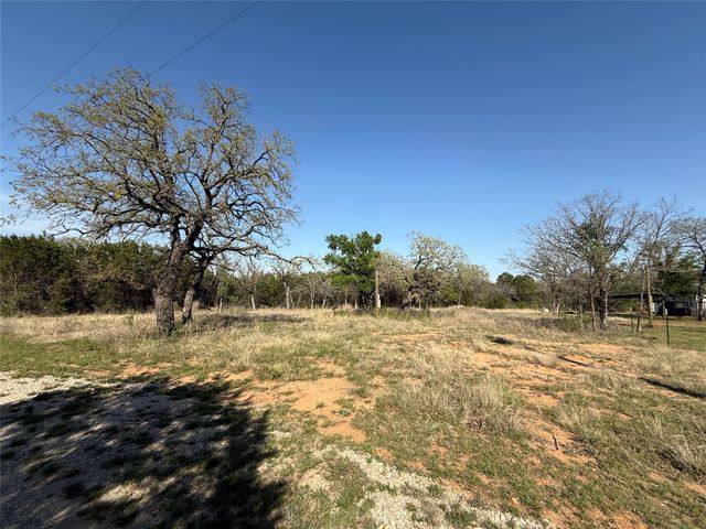 267 Oaks Crossing Road, Mineral Wells, TX 76067