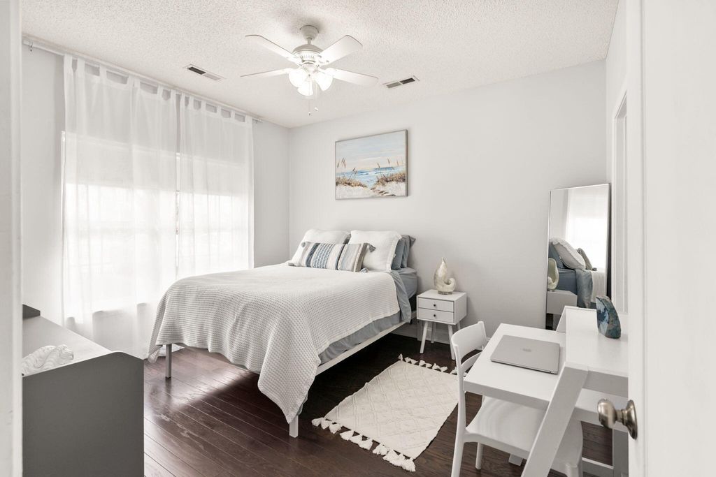 Image 11 of property listing at 121 Broad River Drive, Summerville, SC 29485