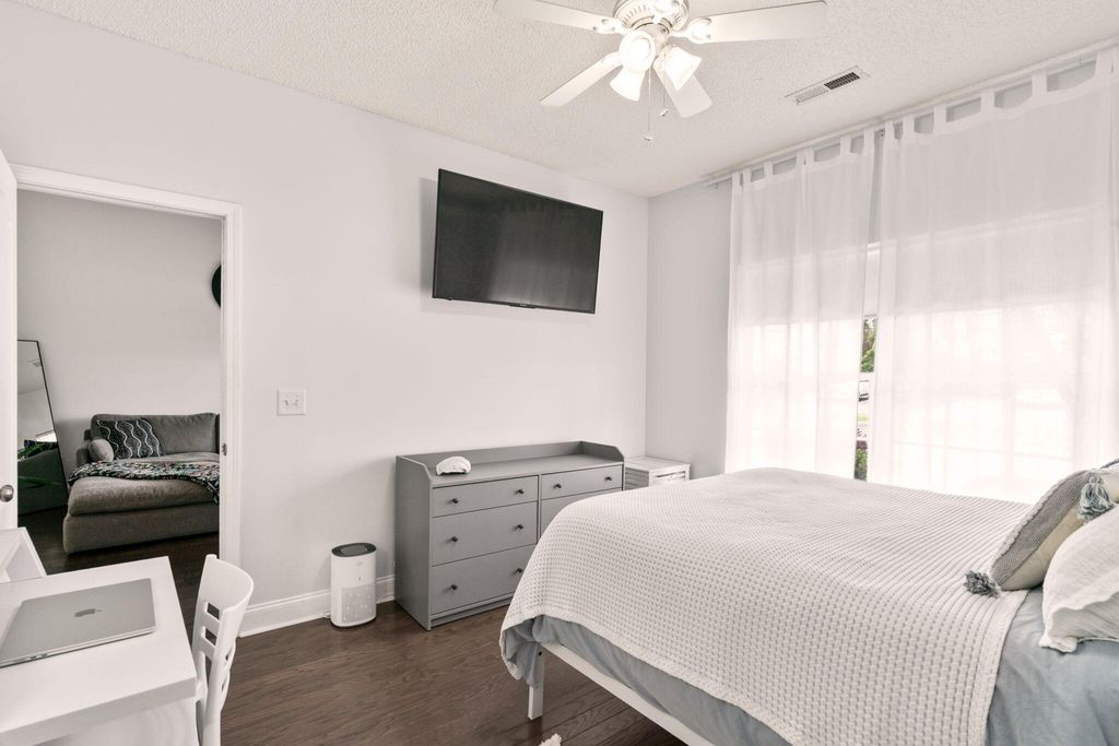 Image 12 of property listing at 121 Broad River Drive, Summerville, SC 29485