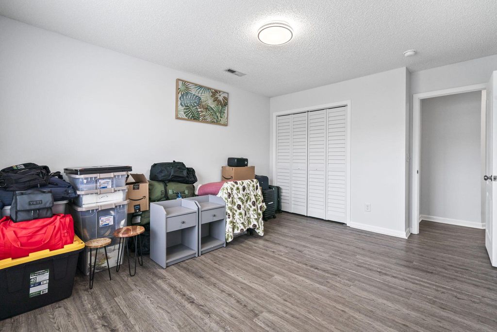 Image 18 of property listing at 121 Broad River Drive, Summerville, SC 29485