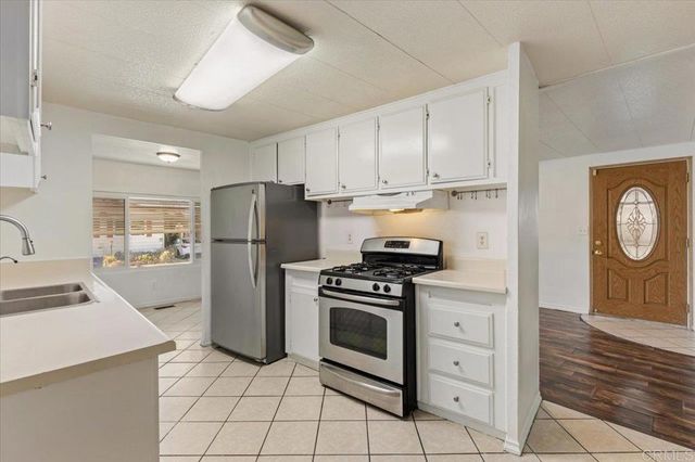 718 Sycamore Avenue 44, Vista, CA 92083