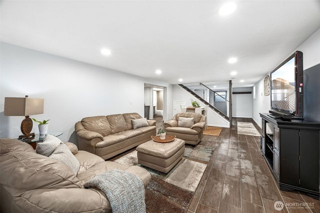 9036 Dalwood Road SW, Lakewood, WA 98499