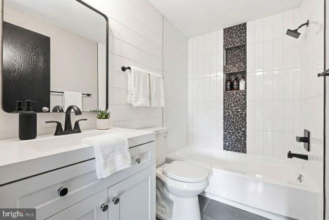 427 HEATHER RIDGE DR, Frederick, MD 21702