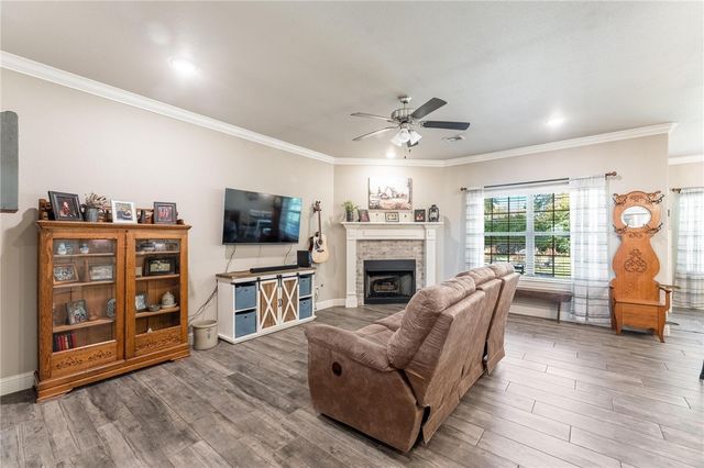 499 S Davis Street, Pea Ridge, AR 72751