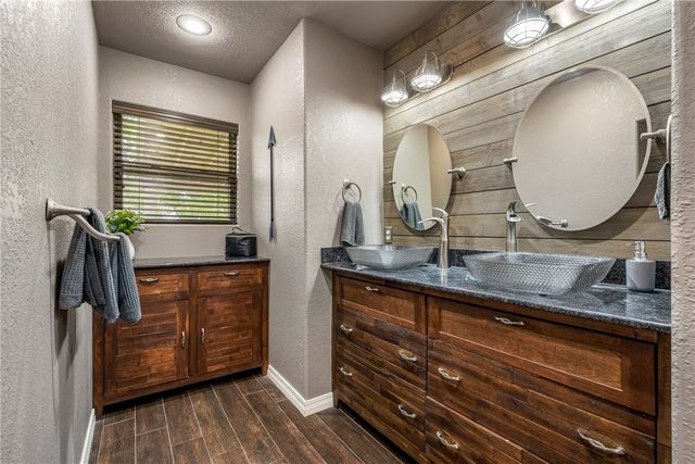 9753 Stoney Hollow Road, Rogers, AR 72758