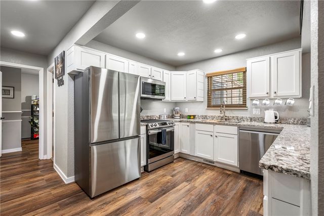 9753 Stoney Hollow Road, Rogers, AR 72758