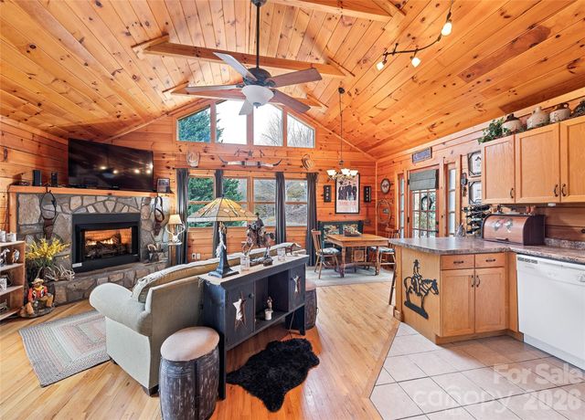 16 Hiawatha Drive, Maggie Valley, NC 28751