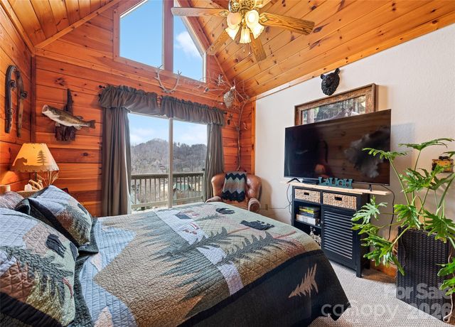 16 Hiawatha Drive, Maggie Valley, NC 28751