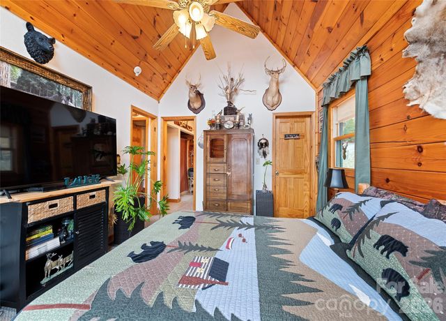 16 Hiawatha Drive, Maggie Valley, NC 28751
