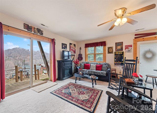 16 Hiawatha Drive, Maggie Valley, NC 28751