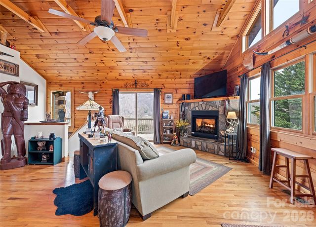 16 Hiawatha Drive, Maggie Valley, NC 28751
