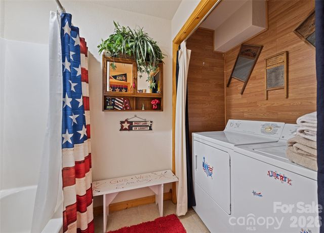 16 Hiawatha Drive, Maggie Valley, NC 28751