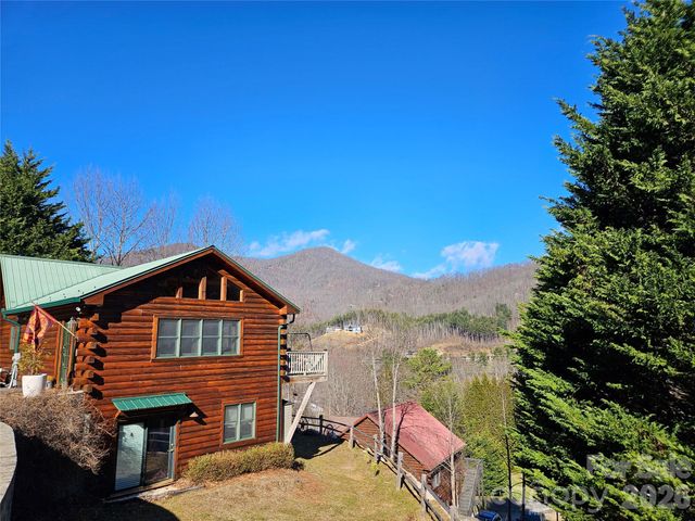 16 Hiawatha Drive, Maggie Valley, NC 28751