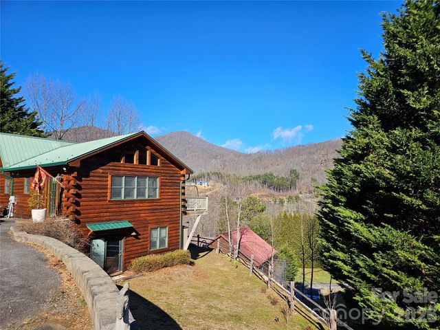 16 Hiawatha Drive, Maggie Valley, NC 28751