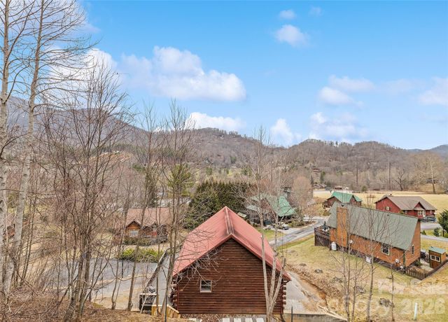 16 Hiawatha Drive, Maggie Valley, NC 28751