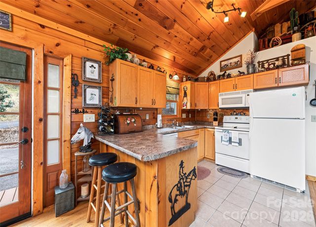 16 Hiawatha Drive, Maggie Valley, NC 28751