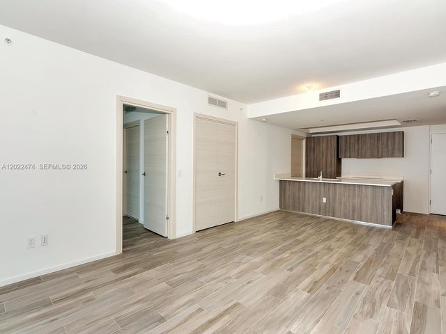 801 S Miami Ave 2310, Miami, FL 33131