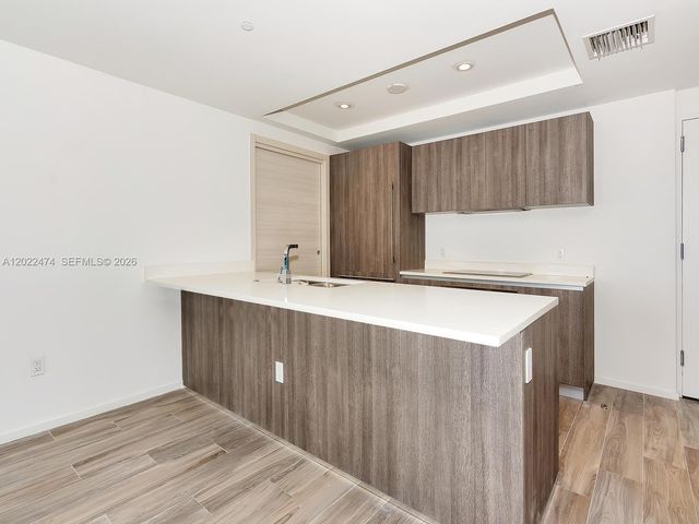 801 S Miami Ave 2310, Miami, FL 33131