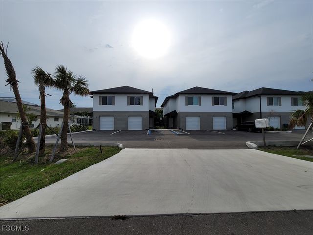 3519 SW Santa Barbara PL 30, Cape Coral, FL 33914