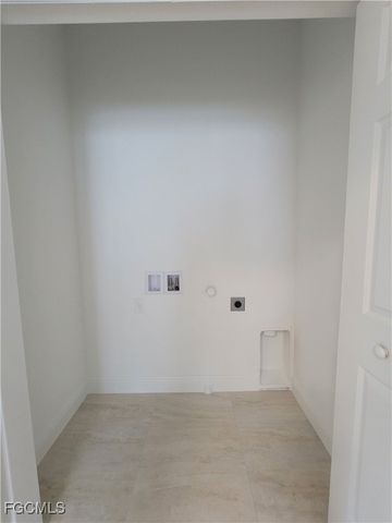 3519 SW Santa Barbara PL 30, Cape Coral, FL 33914