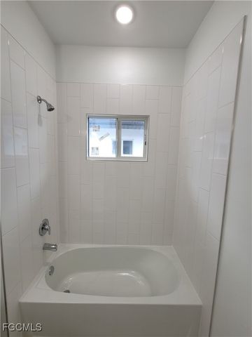 3519 SW Santa Barbara PL 30, Cape Coral, FL 33914