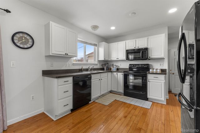 28810 Birchlawn Street, Garden City, MI 48135
