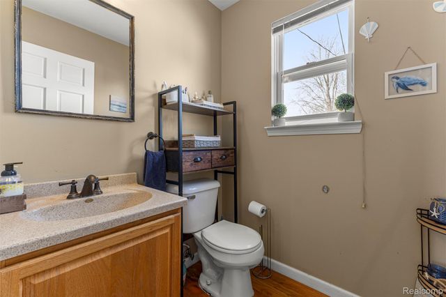 28810 Birchlawn Street, Garden City, MI 48135