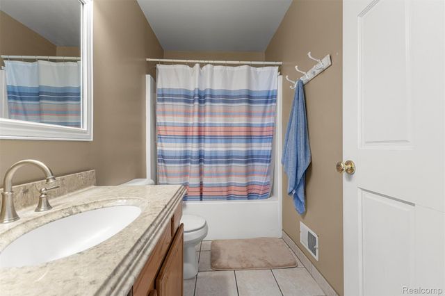 28810 Birchlawn Street, Garden City, MI 48135