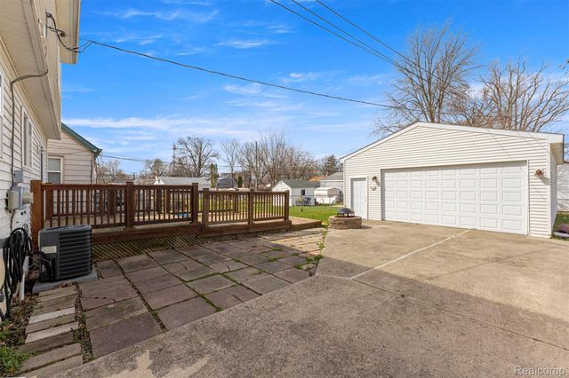 28810 Birchlawn Street, Garden City, MI 48135