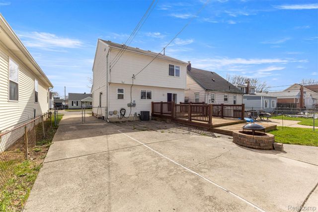28810 Birchlawn Street, Garden City, MI 48135