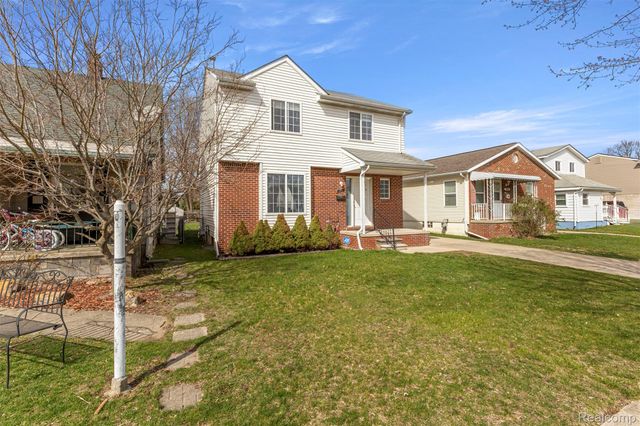 28810 Birchlawn Street, Garden City, MI 48135