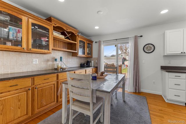 28810 Birchlawn Street, Garden City, MI 48135